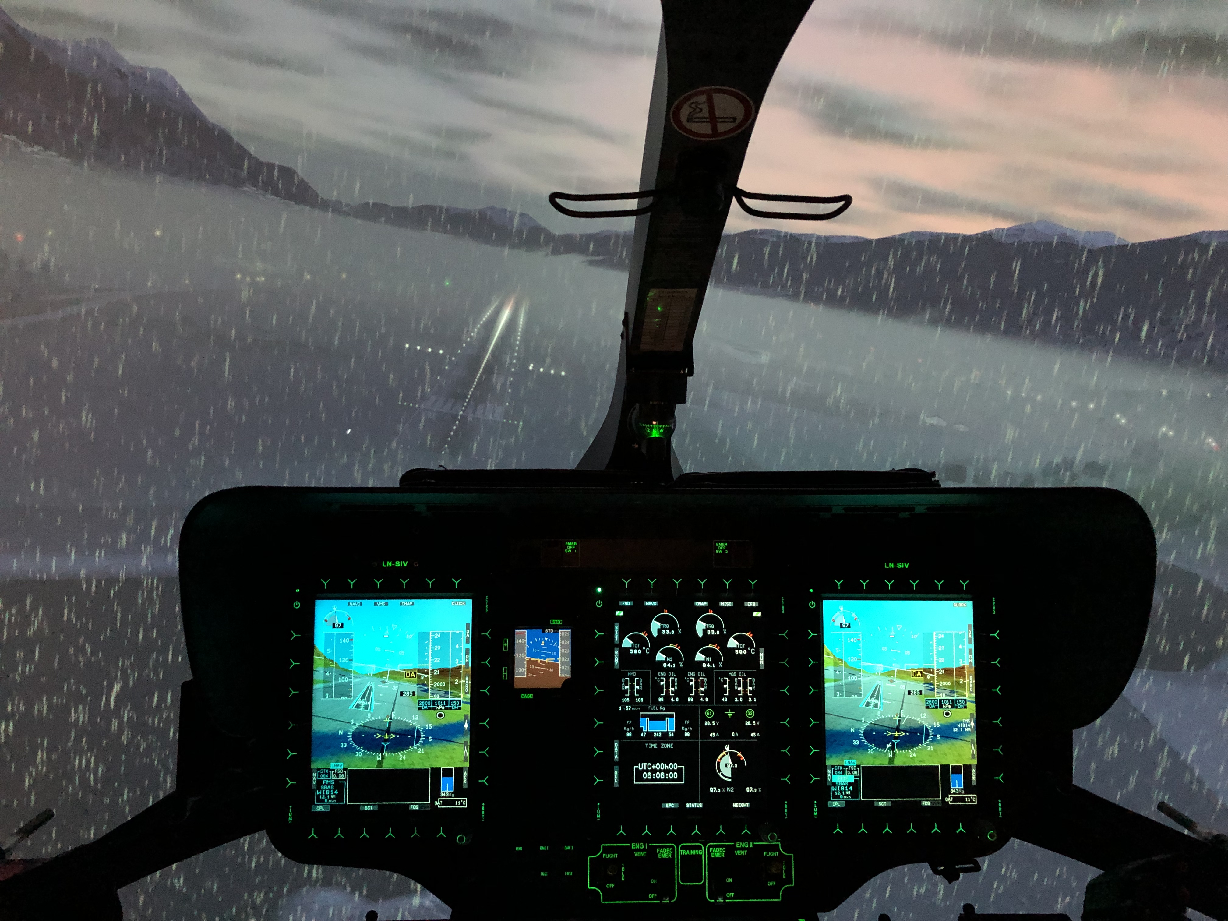 Helikoptersimulator bei simuliertem Regen.